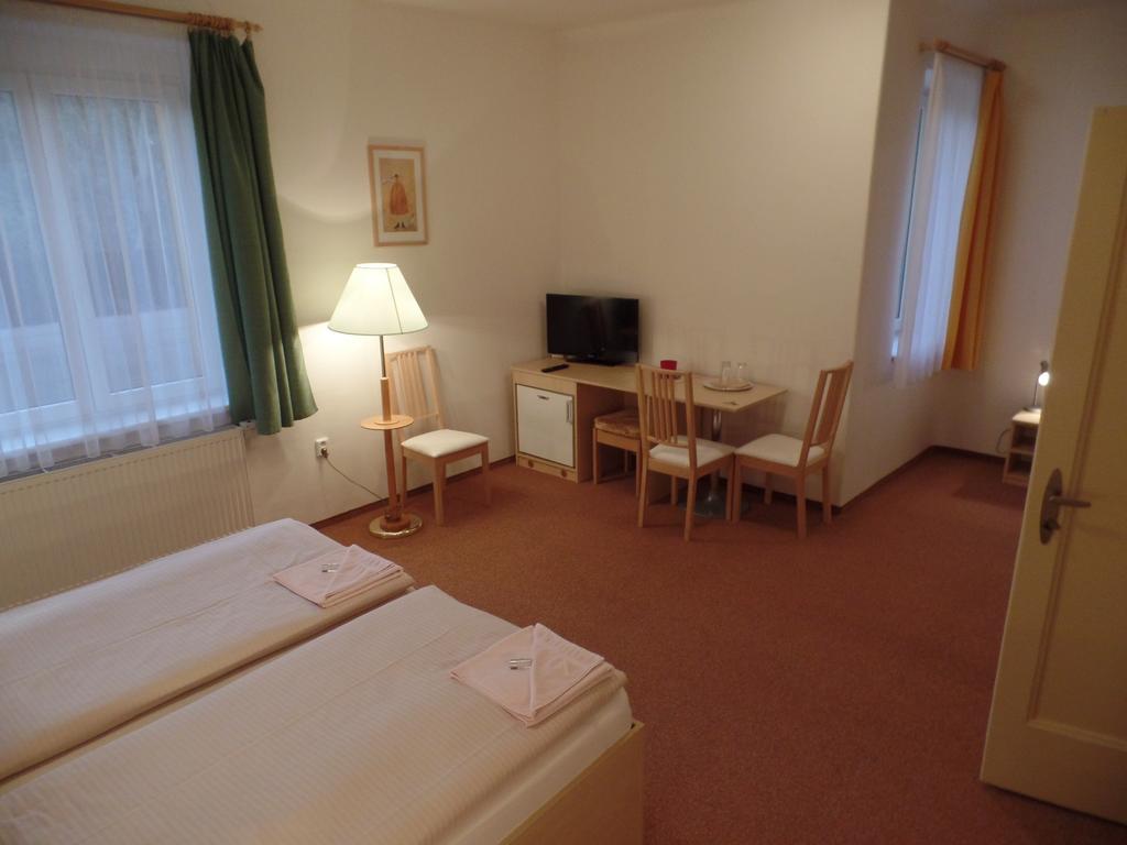 Pension Fontana Poděbrady Exterior foto